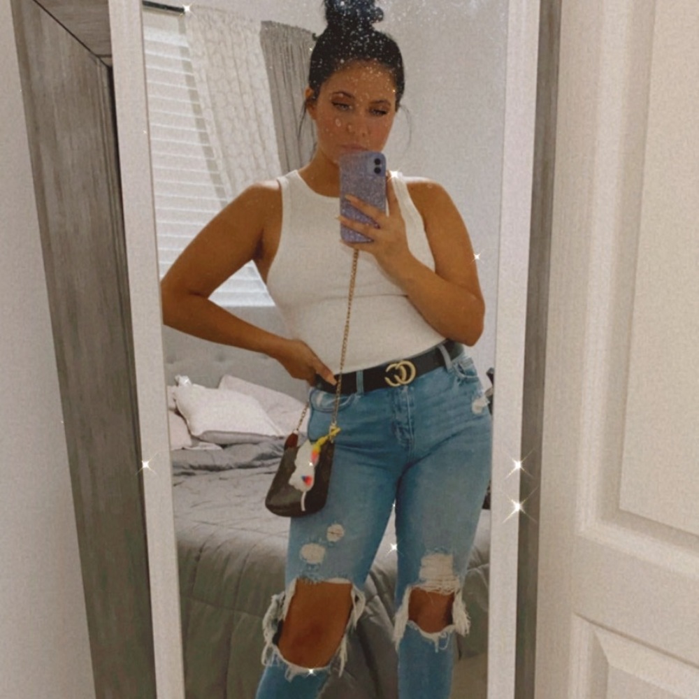 🌸 Meet your Poshmark, seller/trader 🌸
